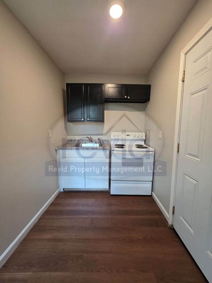 1303 E Trigg Ave #A - Photo 3 of 11