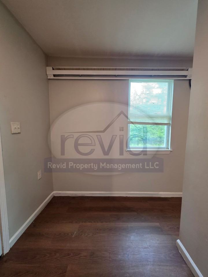 1303 E Trigg Ave #A - Photo 4 of 11
