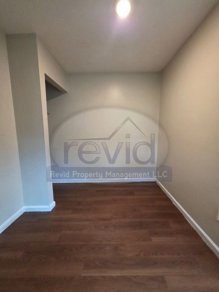 1303 E Trigg Ave #A - Photo 5 of 11