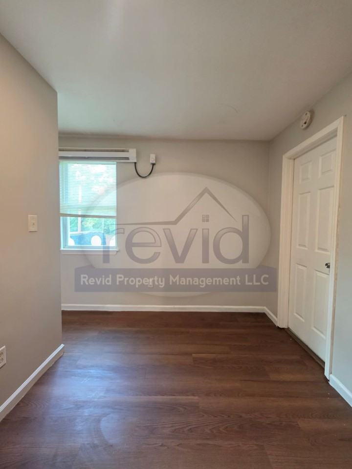 1303 E Trigg Ave #A - Photo 7 of 11