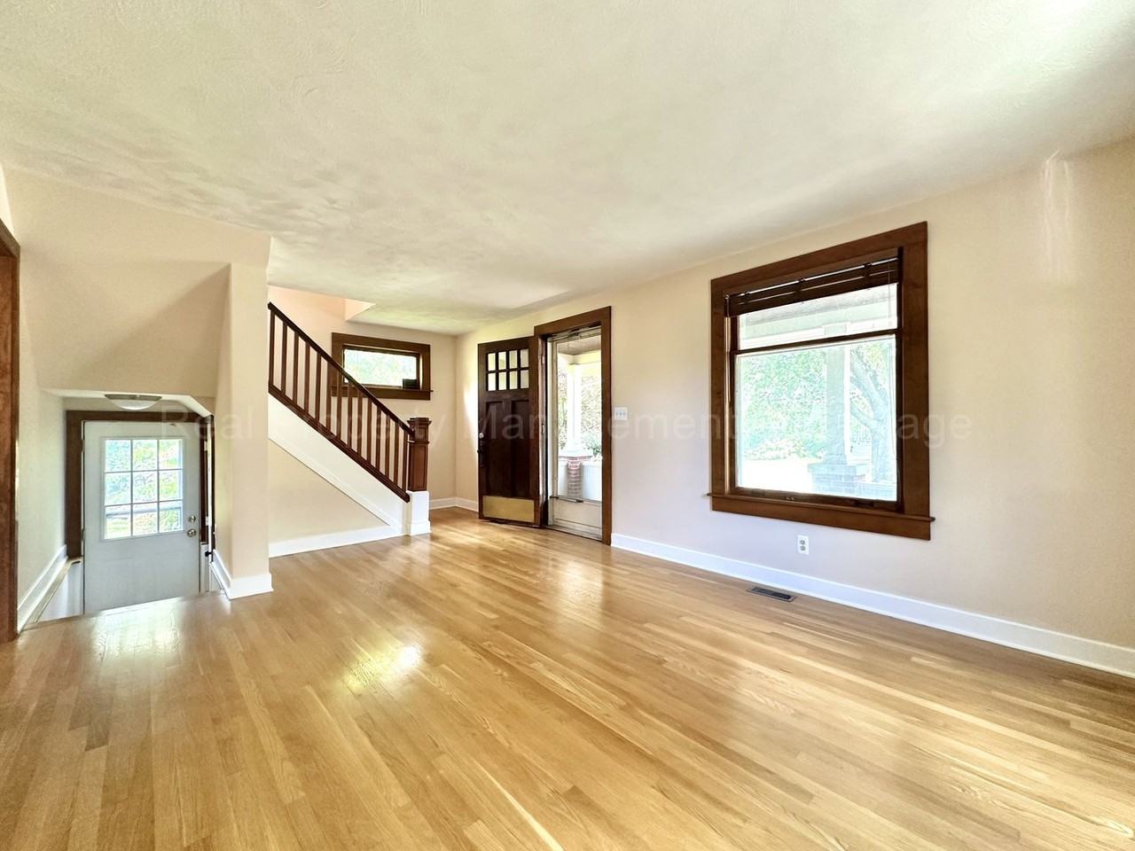 217 Gardenia Ave - Photo 5 of 30