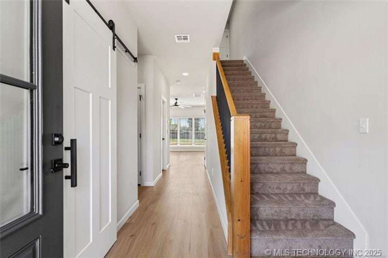 28801 E 141st St S - Photo 2 of 32