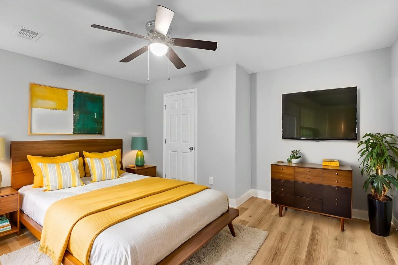 Crestview Apartments - Photo 3 of 25