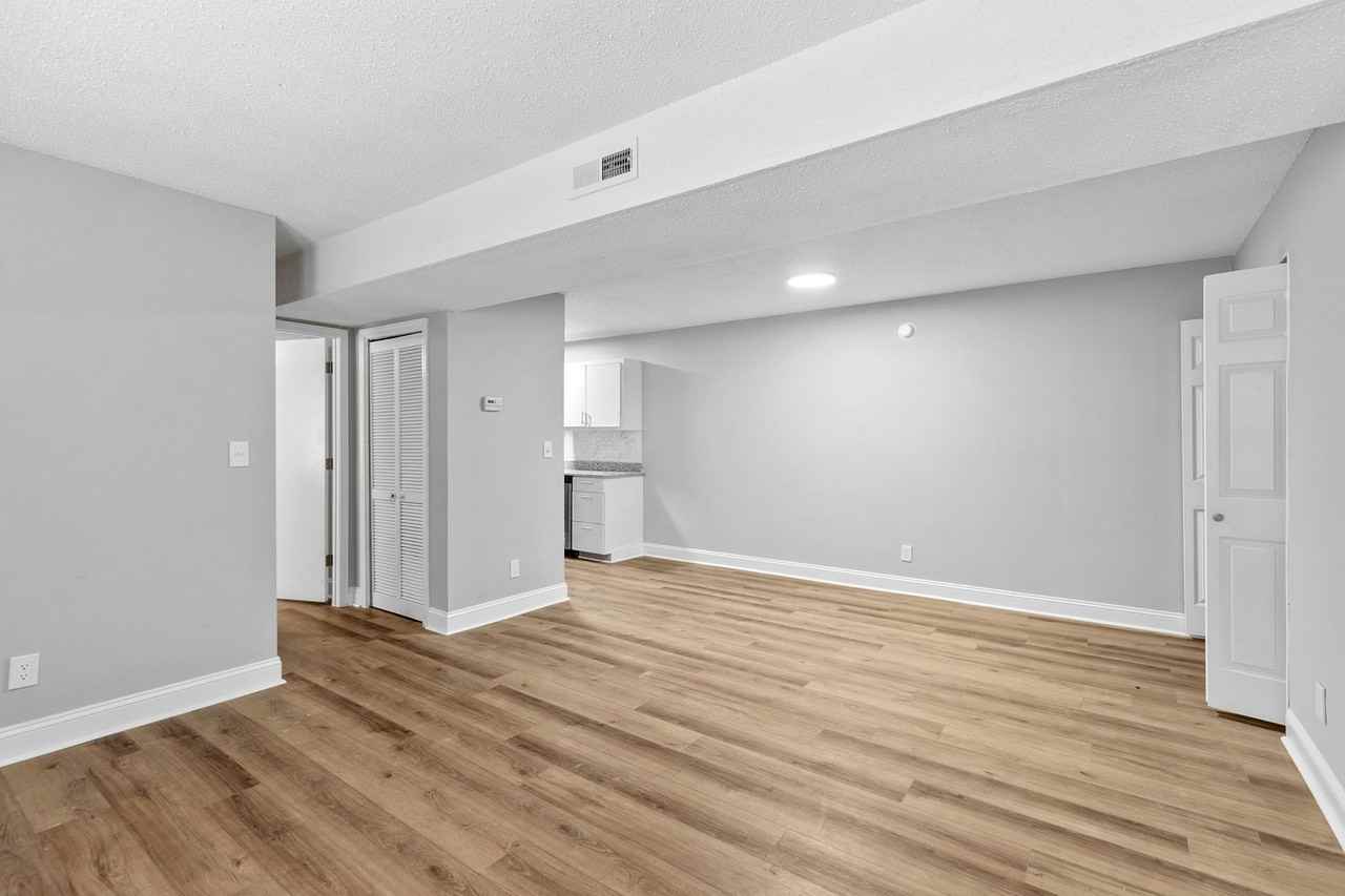 Pineview Apartments - Photo 5 of 50