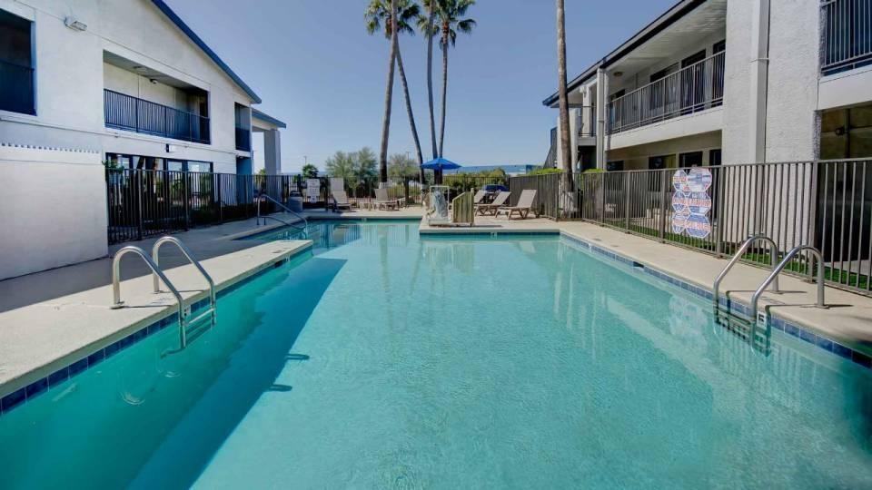 4950 Outlet Center - Photo 2 of 12