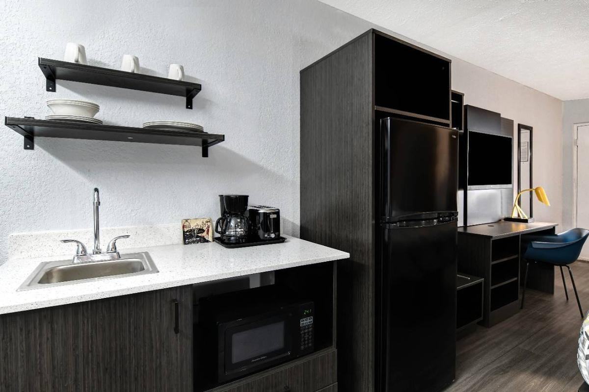 4950 Outlet Center - Photo 5 of 12