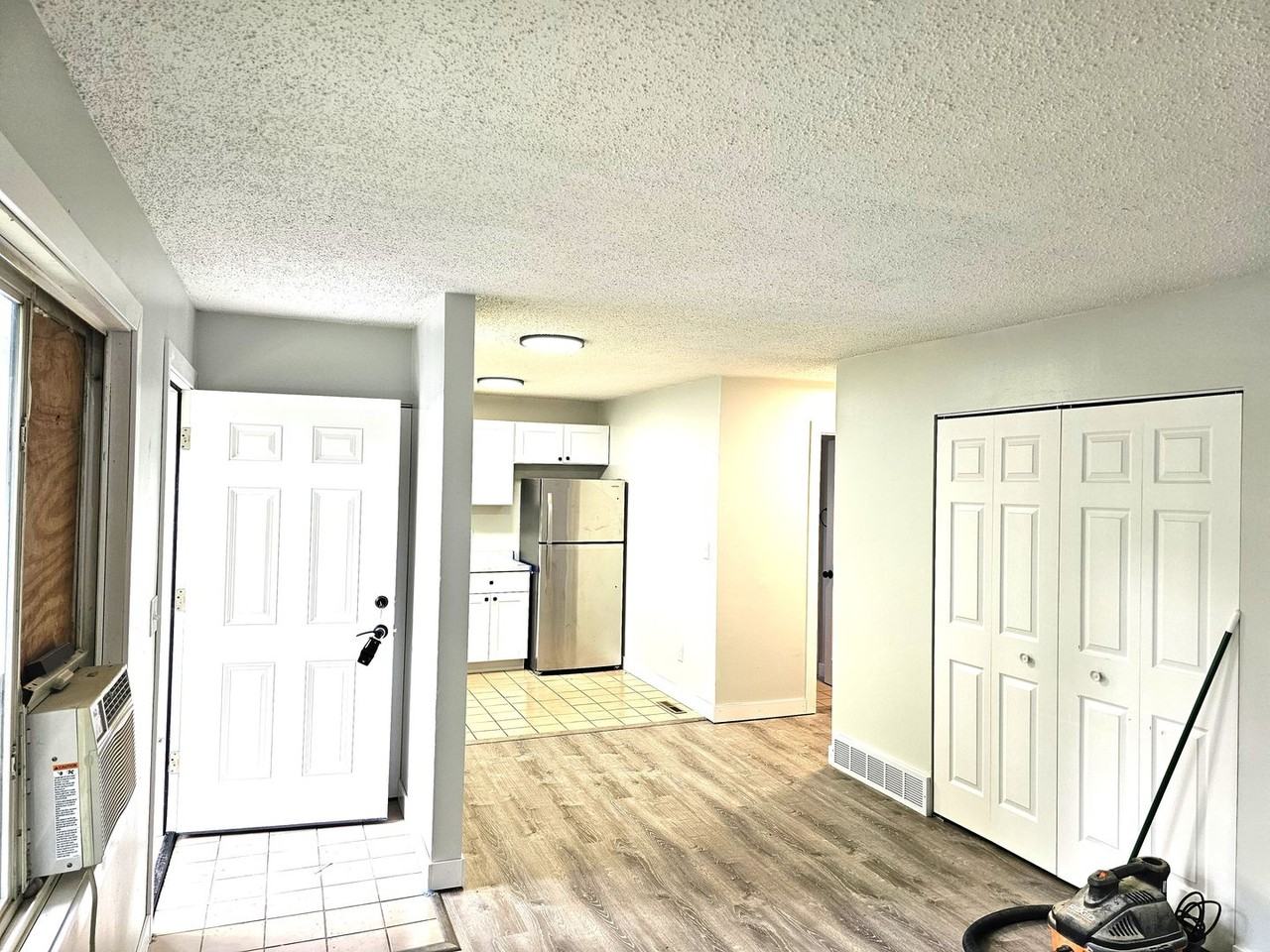 290 E South Airport Rd - Photo 2 of 13