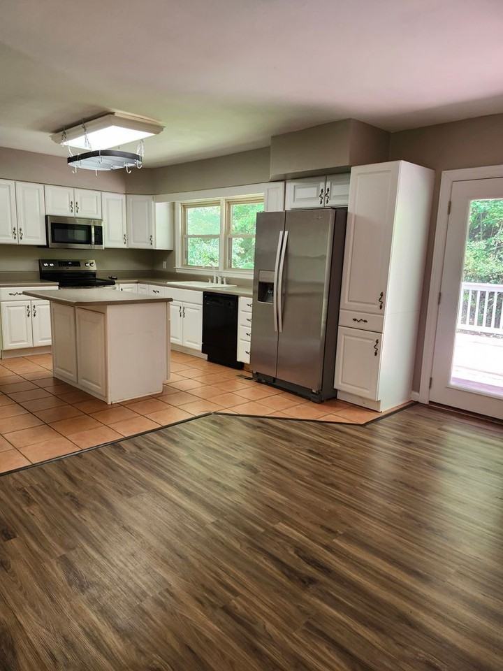 2804 Haywood Ave - Photo 5 of 23