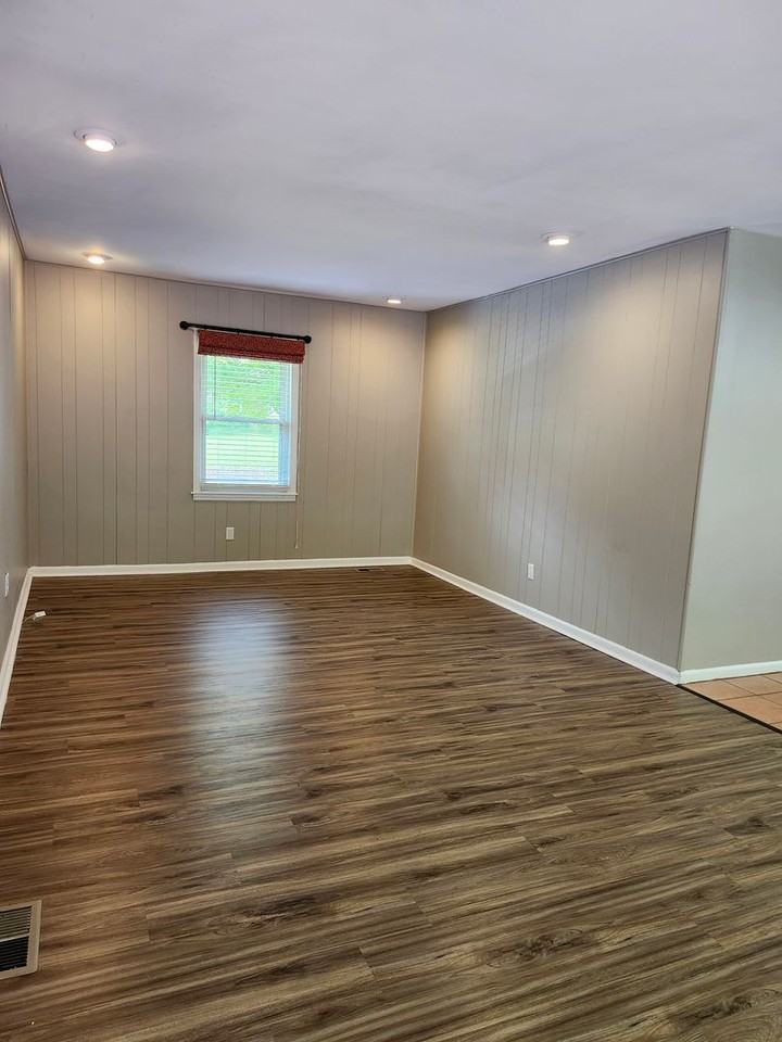 2804 Haywood Ave - Photo 7 of 23