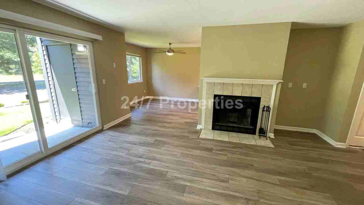 9585 Sw 146th Ter - Photo 2 of 14