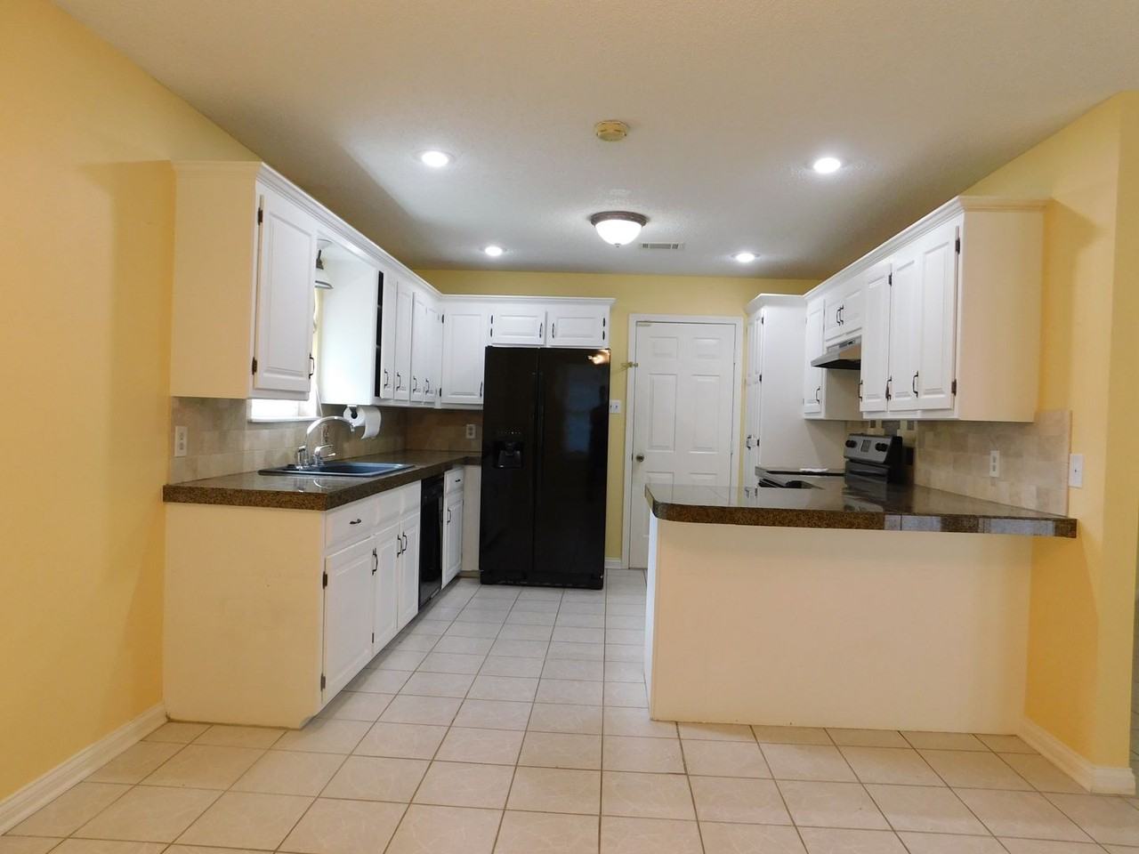 2300 Moody Rd - Photo 2 of 8