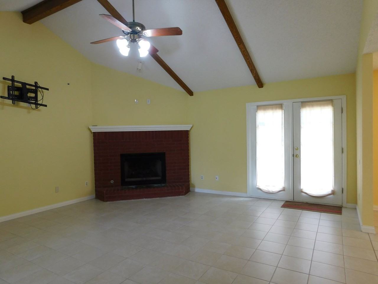 2300 Moody Rd - Photo 3 of 8