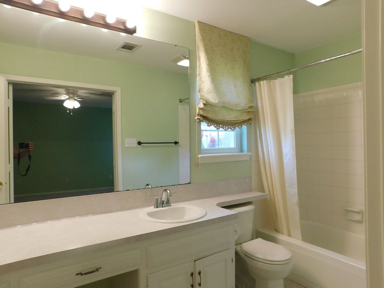 2300 Moody Rd - Photo 4 of 8