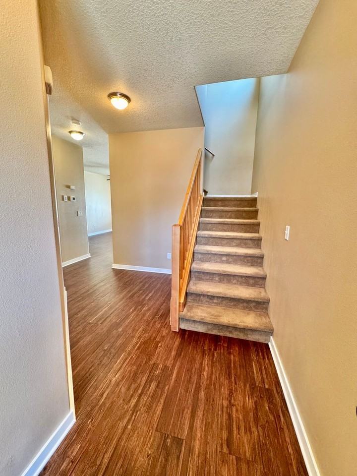2401 Ne 114th Ct - Photo 2 of 29