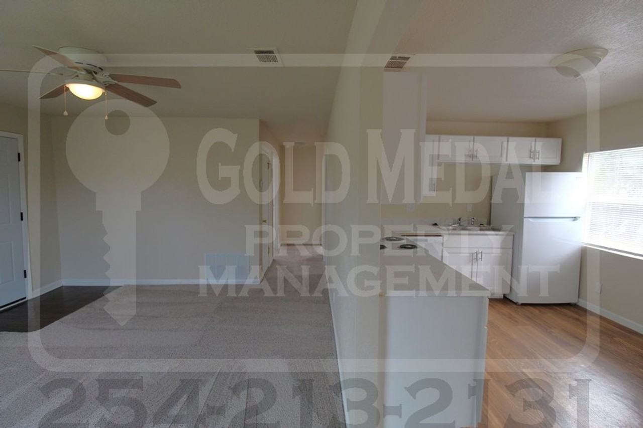 1103 S 5th St - Photo 3 of 20