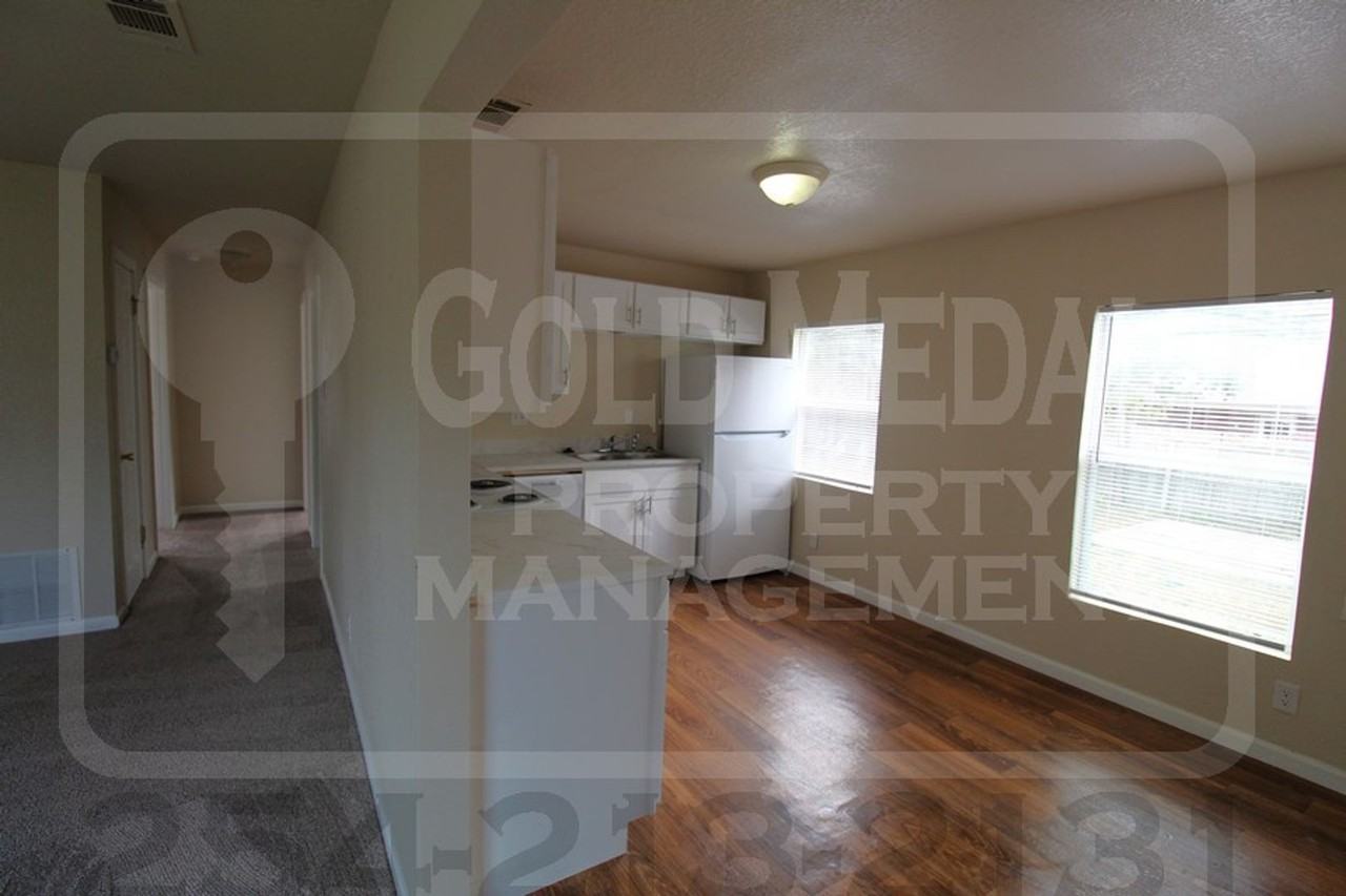 1103 S 5th St - Photo 7 of 20