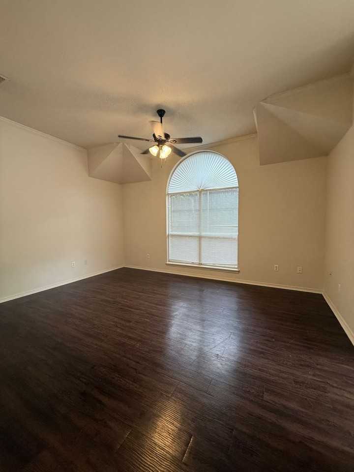 210 Rentz Place Cir - Photo 4 of 20