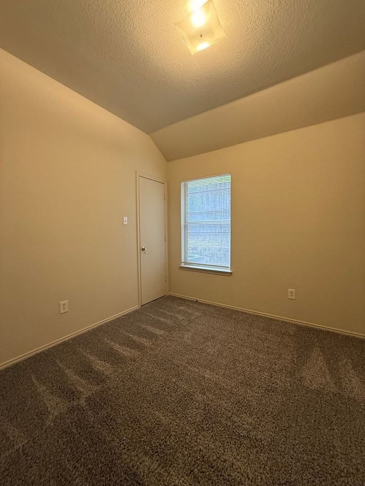 210 Rentz Place Cir - Photo 5 of 20