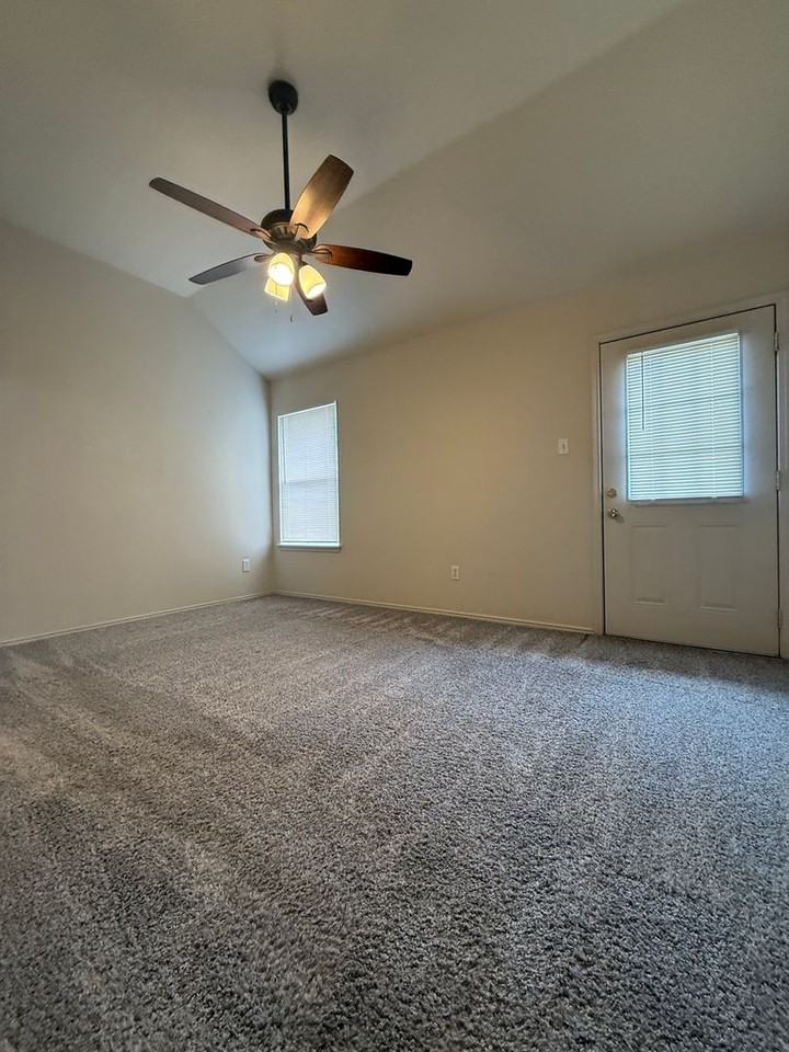 210 Rentz Place Cir - Photo 7 of 20