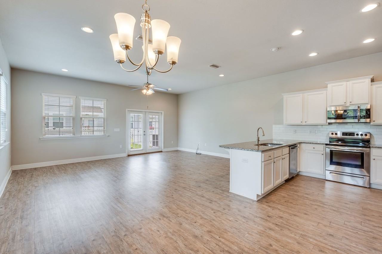 116 Fossil Falls Ln - Photo 2 of 36
