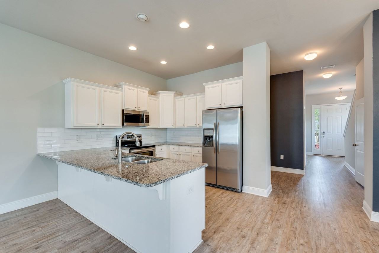116 Fossil Falls Ln - Photo 3 of 36