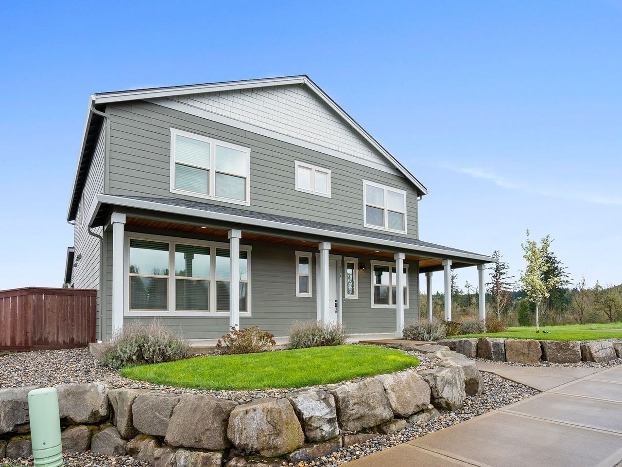 904 E Tanoak Ave - Photo 2 of 26