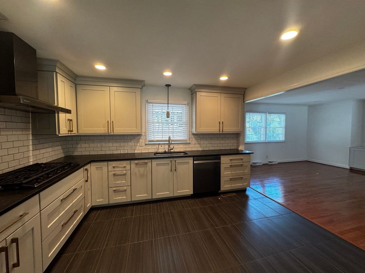 3109 Kinnamon Rd - Photo 3 of 19