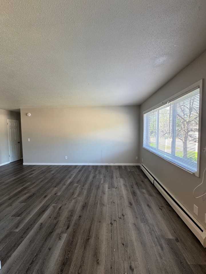 3300/10/20/30  Douglas Dr. N. - Photo 2 of 9