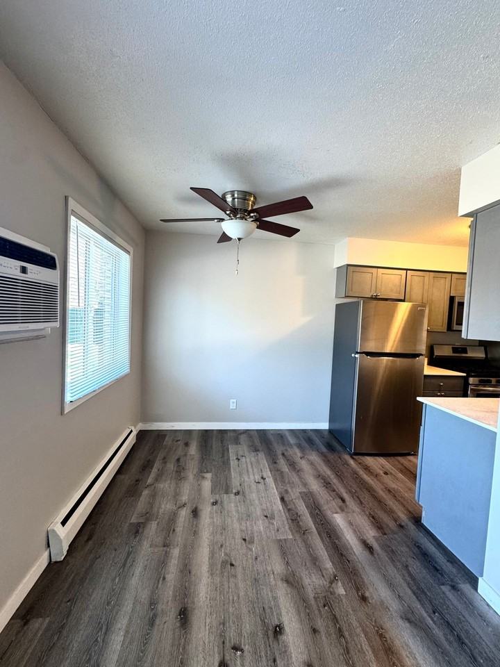 3300/10/20/30  Douglas Dr. N. - Photo 4 of 9