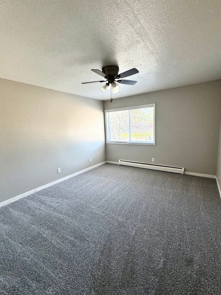 3300/10/20/30  Douglas Dr. N. - Photo 6 of 9