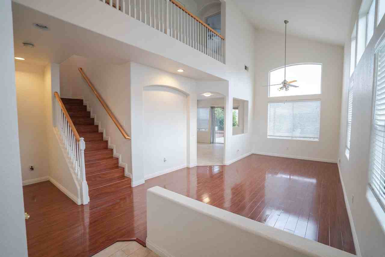 25712 Wordsworth Ln - Photo 2 of 21