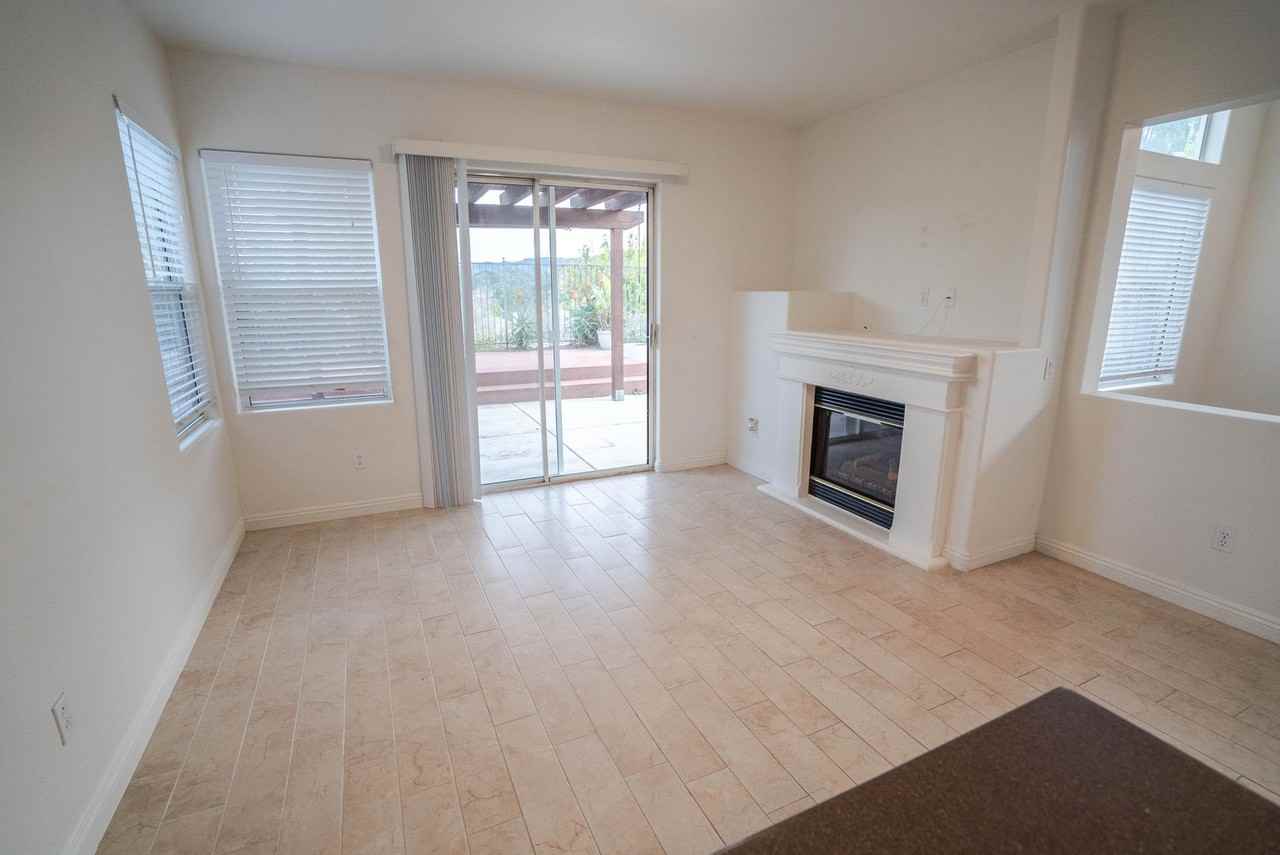 25712 Wordsworth Ln - Photo 3 of 21