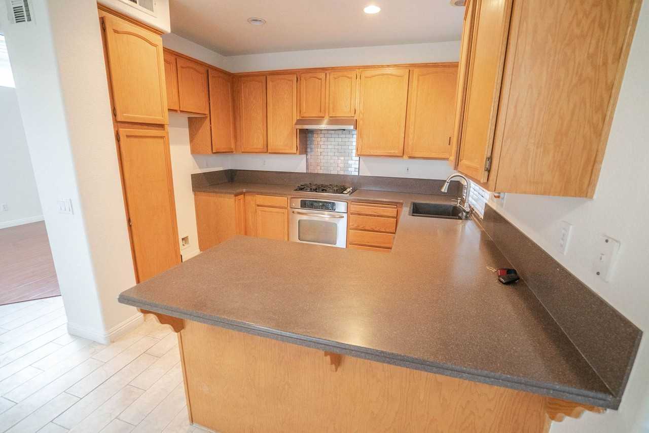 25712 Wordsworth Ln - Photo 6 of 21