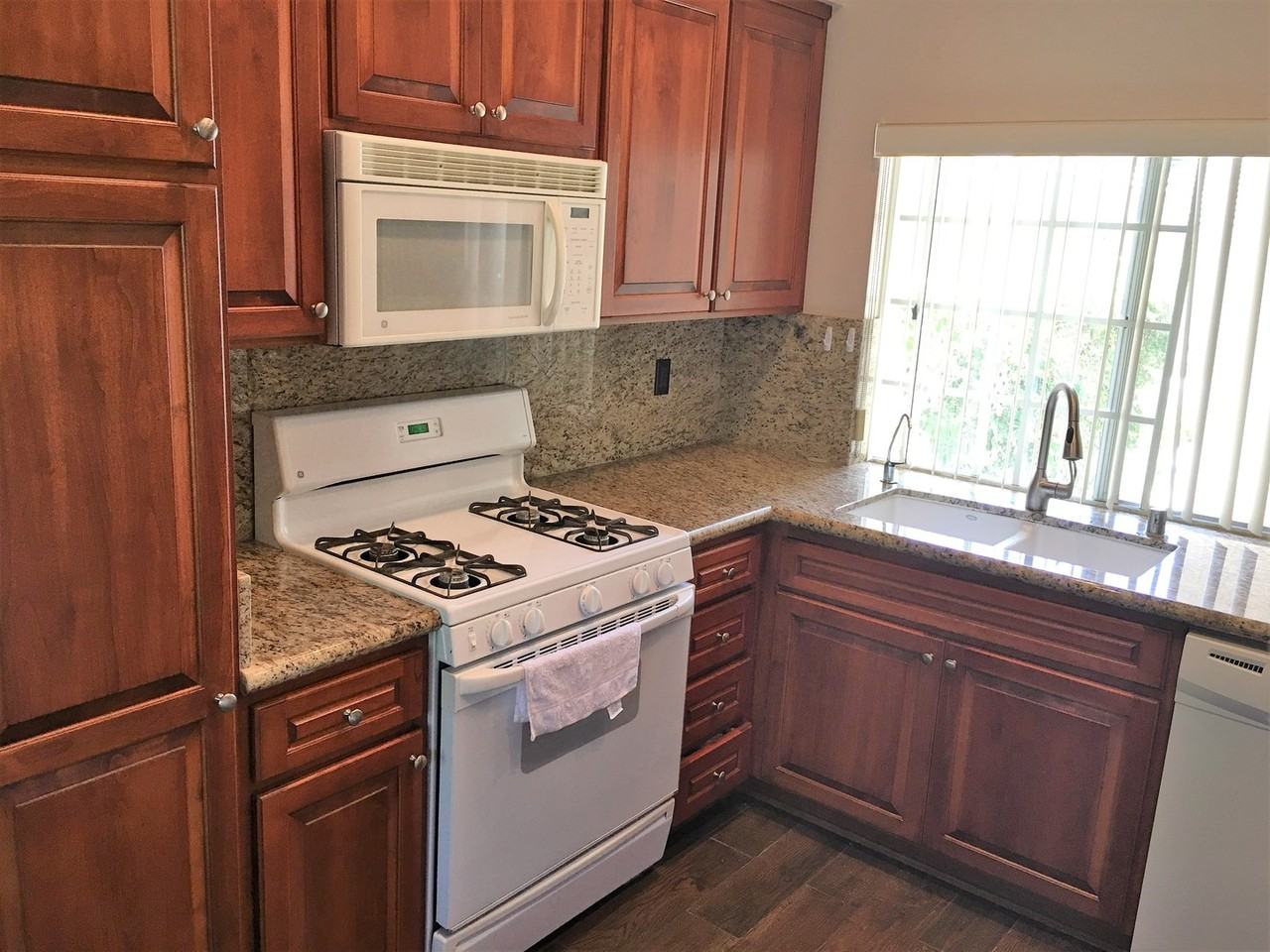 13444 Tiverton Rd - Photo 6 of 12