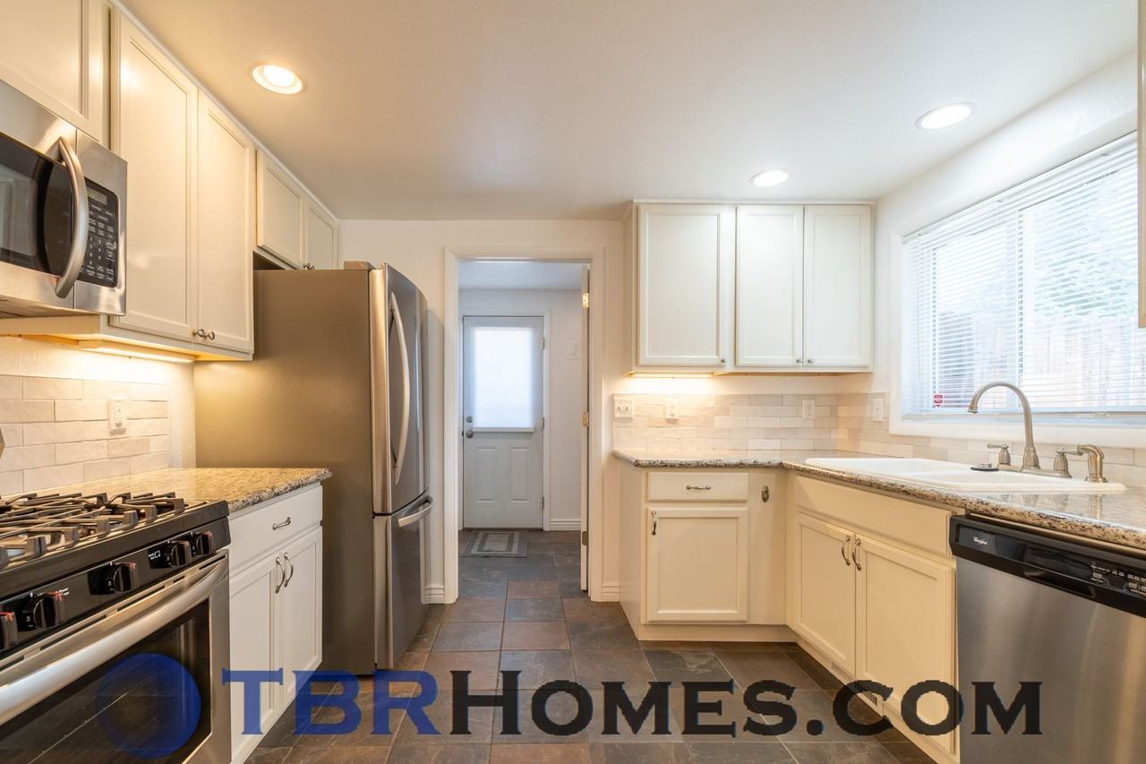 6929 Reno Dr - Photo 7 of 21