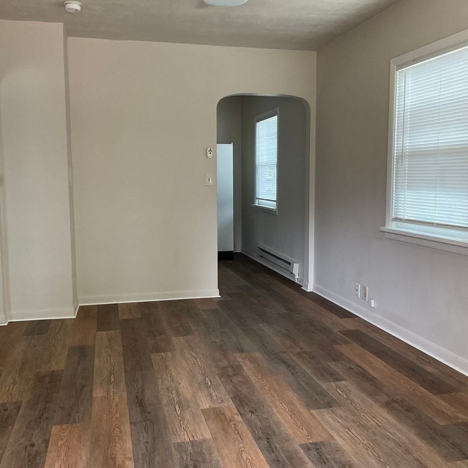 115 E Stella St - Photo 3 of 8