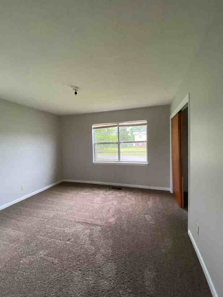 1440 Taylors Chapel Rd - Photo 7 of 9
