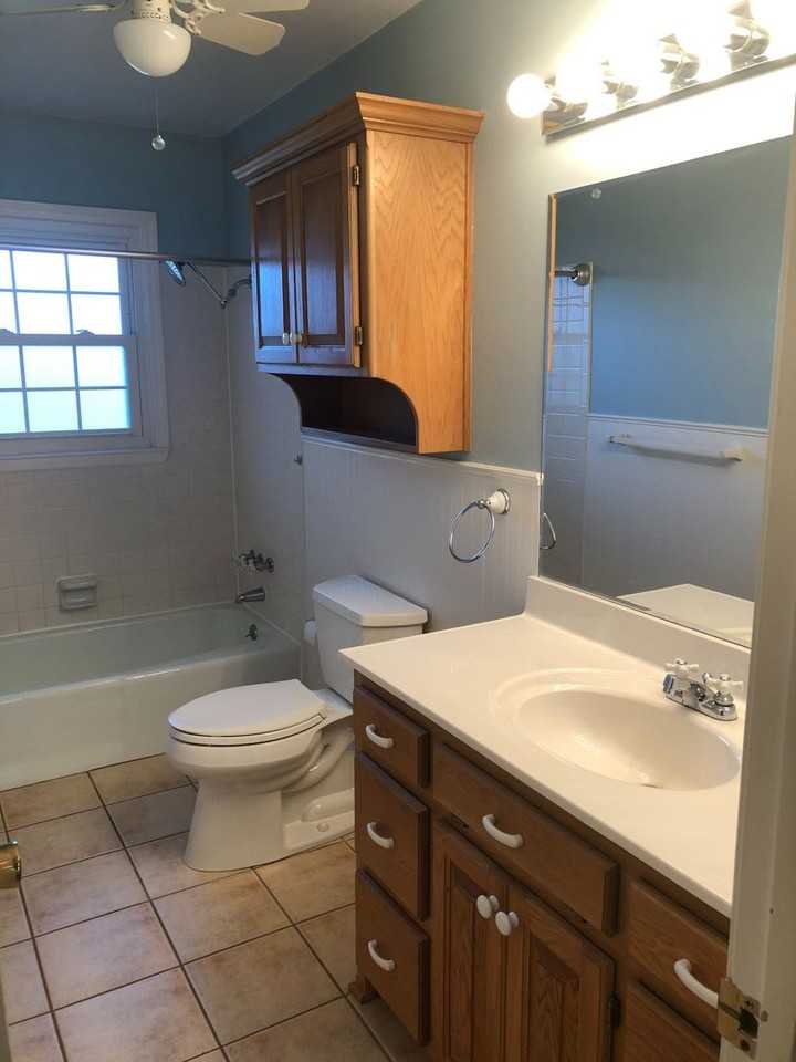 2412 S 16th Ter - Photo 5 of 15