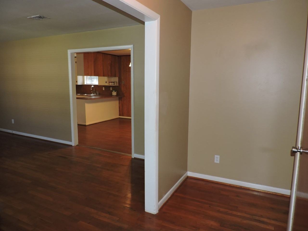 8220 Excelsior Dr - Photo 3 of 26