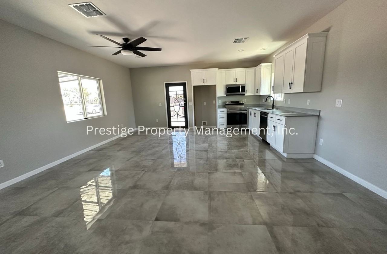 4365 N Stanley Pl - Photo 3 of 16