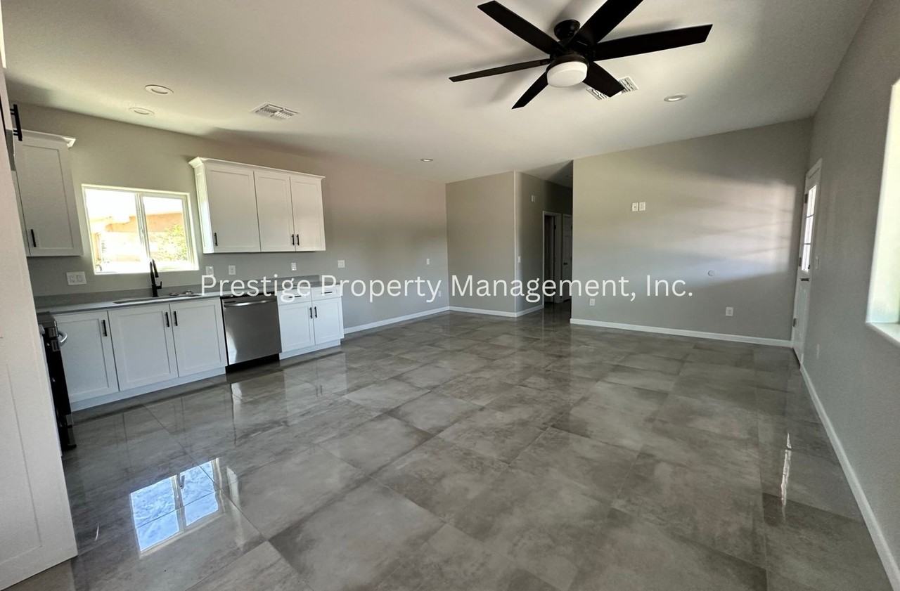 4365 N Stanley Pl - Photo 5 of 16
