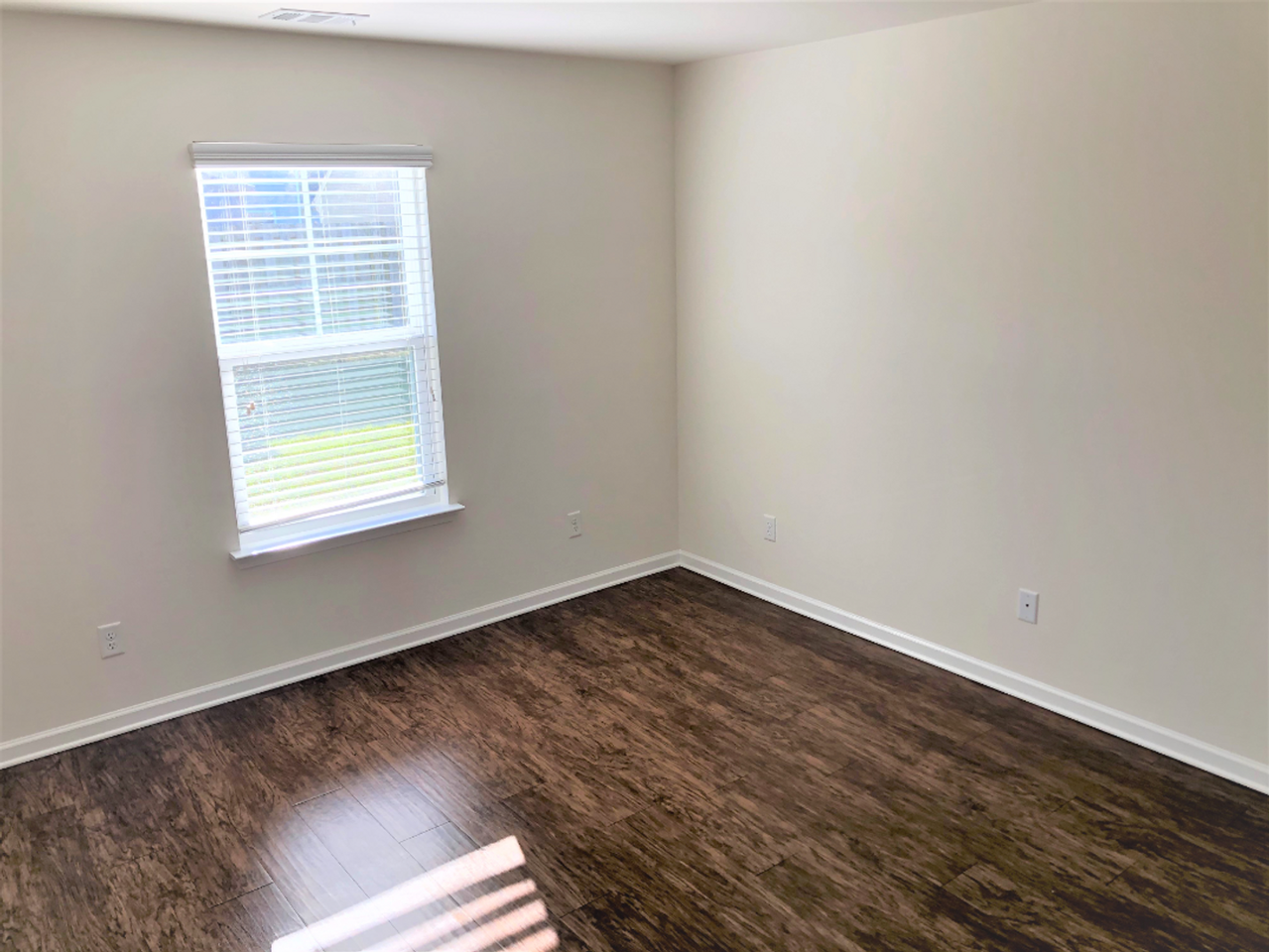 8 Milsbury Ln - Photo 5 of 12