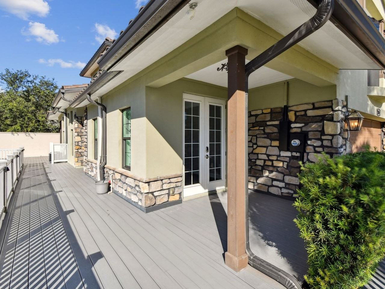 21000 Isola Bella Cir - Photo 2 of 16
