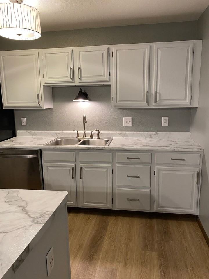 815 Duke Dr #421 - Photo 3 of 21