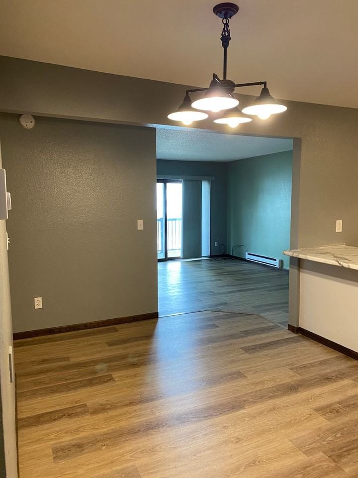 815 Duke Dr #421 - Photo 5 of 21