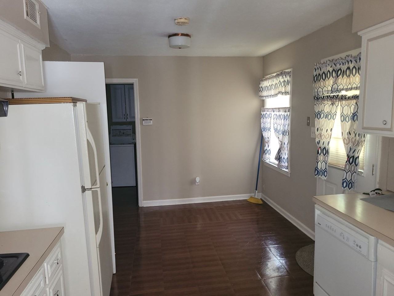 341 Henson Ave - Photo 2 of 13