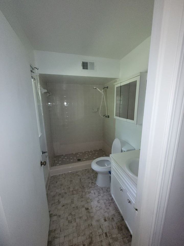 341 Henson Ave - Photo 7 of 13