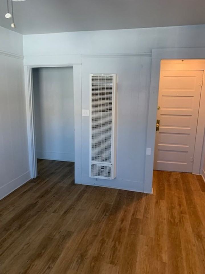 404 W. Walnut St. - Photo 3 of 17