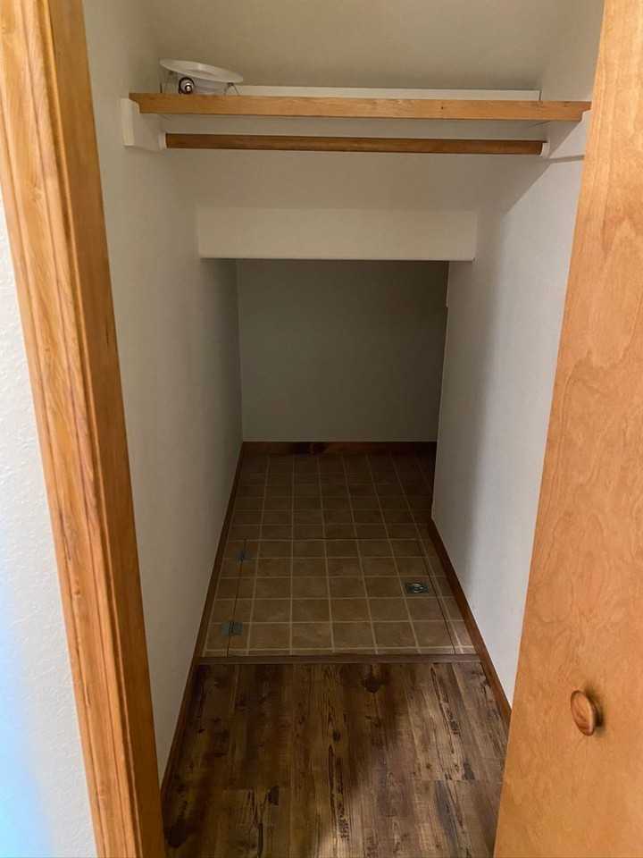 105 Hueth Ln - Photo 3 of 33