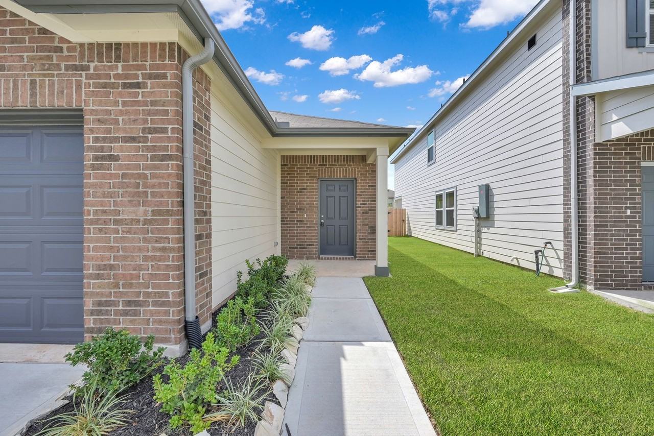 583 Firemoon St - Photo 2 of 22